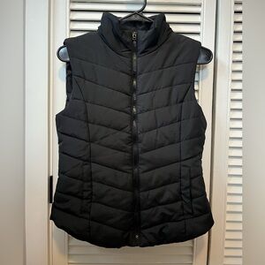 Aeropostale Women's Black Puffer Vest